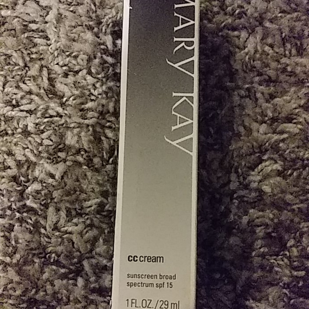 Suncreen broad foundation